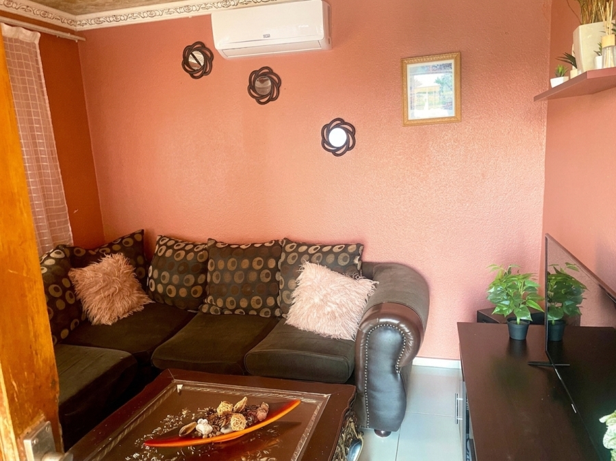 To Let 3 Bedroom Property for Rent in Tlhabane West North West